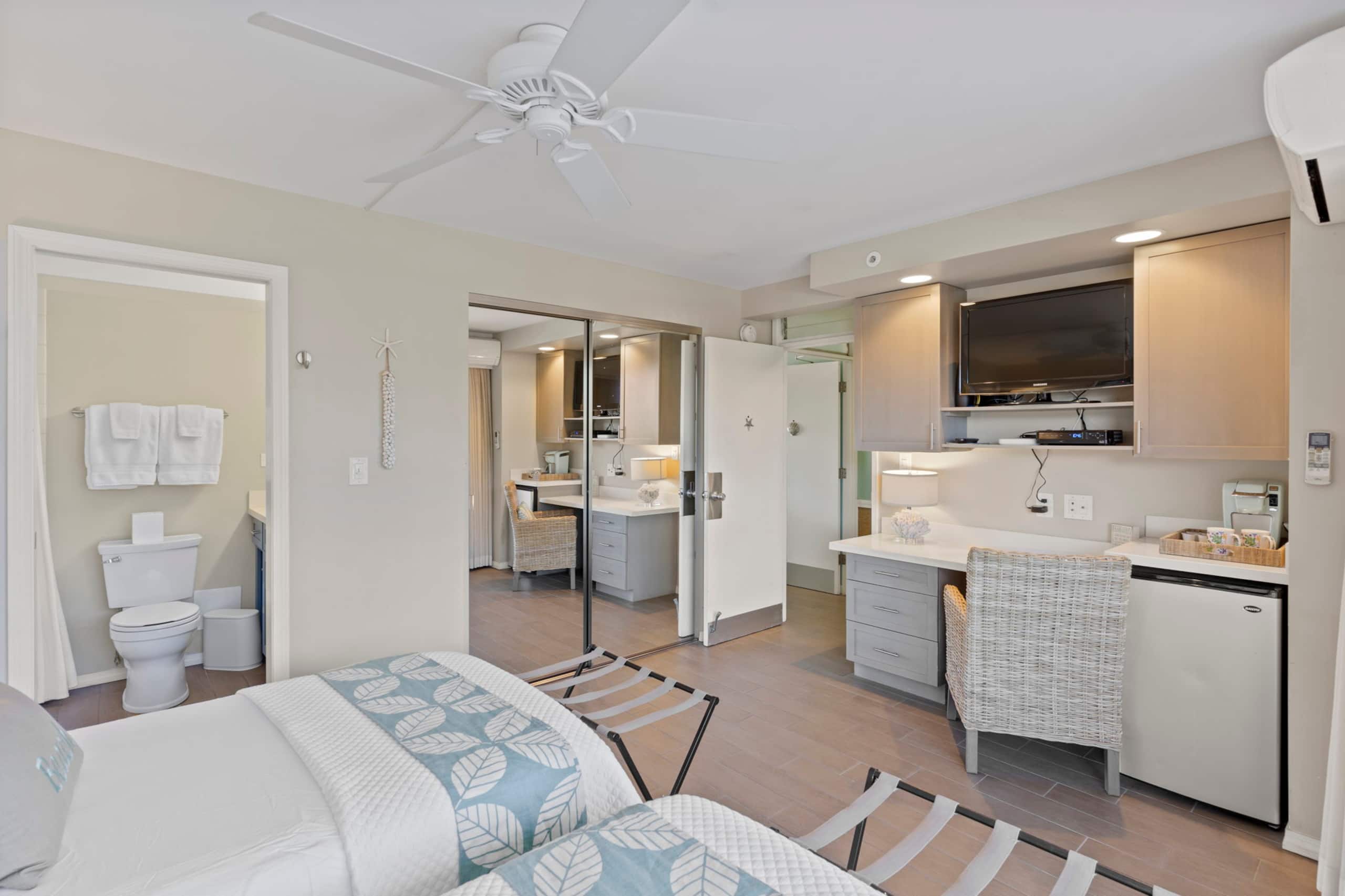 Oceanfront Dream 2Bed/2Bath-Mana Kai Maui Resort - Image 23