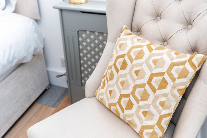 Подробности за уютния ни диван