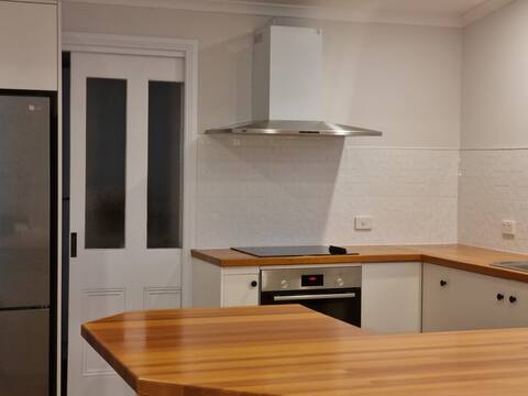Successful Airbnb property: Acorn Cottage - The Heart of Mansfield in Shire Of Mansfield