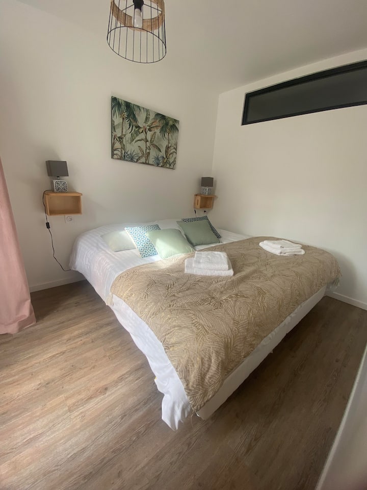 dormitorio 1 con cama de 180 cm