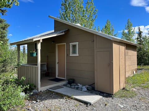Family Cabin #8 with Kitchen, Bathroom & Breakfast
