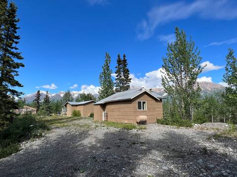 Family Cabin #8 with Kitchen, Bathroom & Breakfast