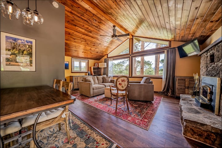 Walk Into National Park! Cozy Cabin W/ Great Views - Estes Park, CO