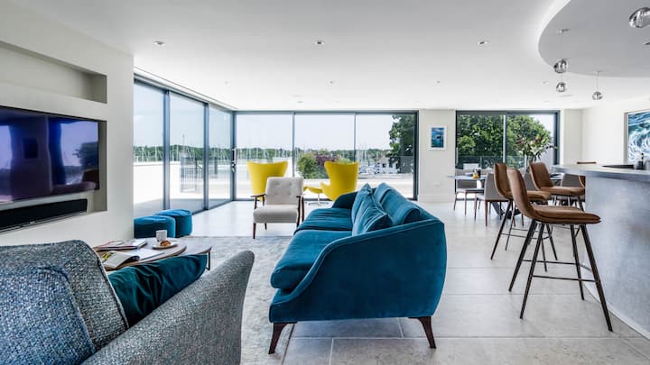 Unique Mediterranean Style Home.riverviews.hot Tub - Southampton