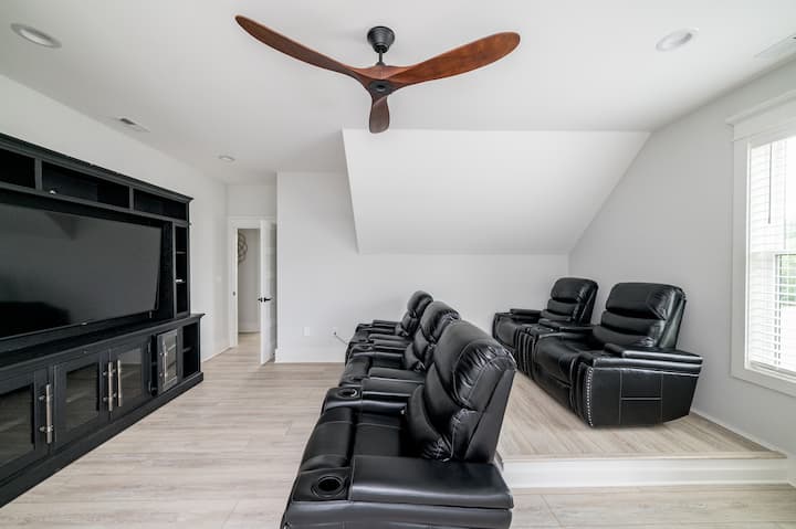 Divadelná miestnosť na poschodí 