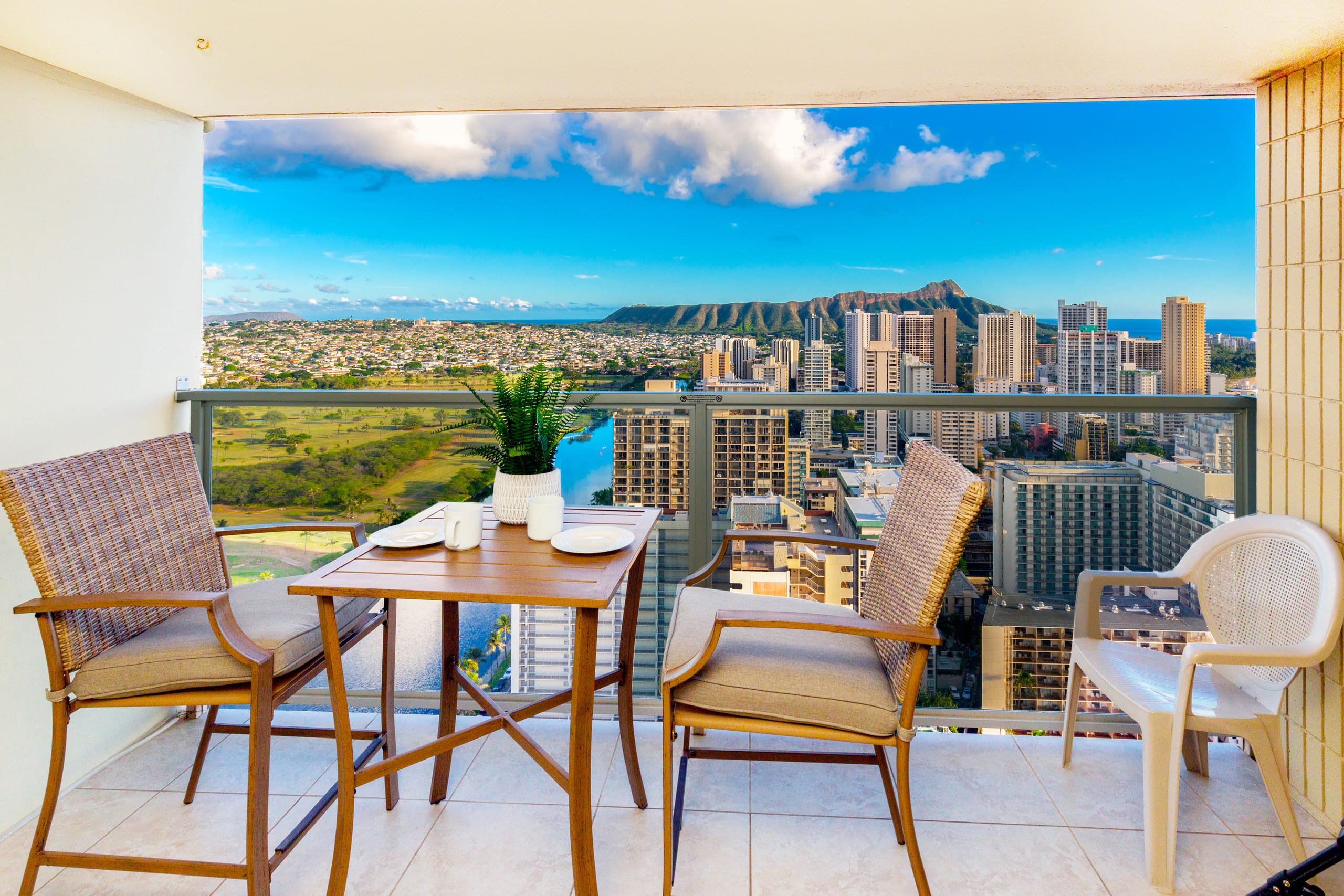 Condo in Honolulu · ★4.75 · Studio · 1 bed · 1 private bath - Image 8