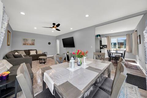 Entire house, close to O'Hare airport