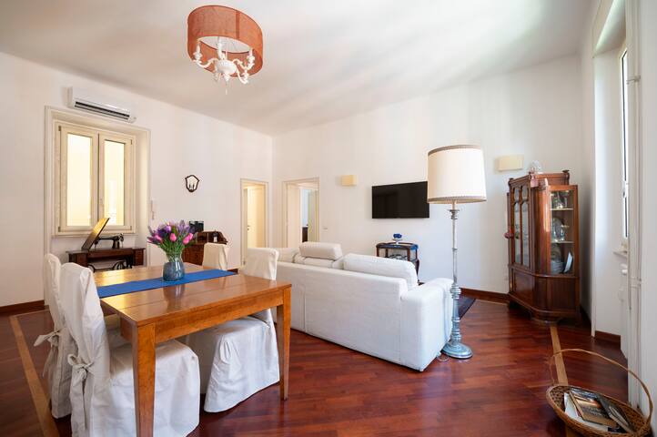 La Divina Duse gallery image 4