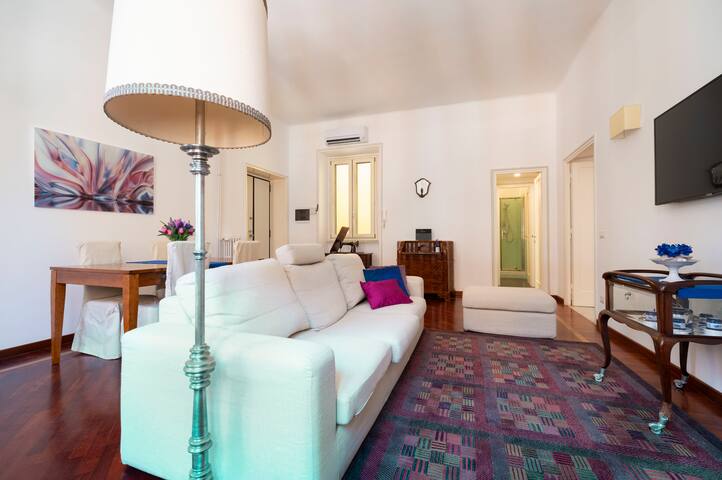 La Divina Duse gallery image 3