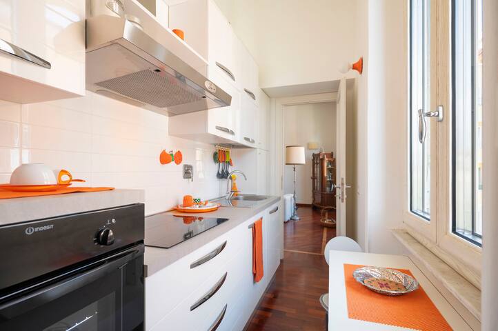 La Divina Duse gallery image 5