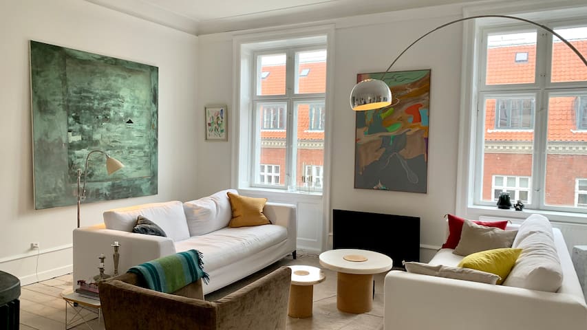 Stunning central Nyhavn apartment