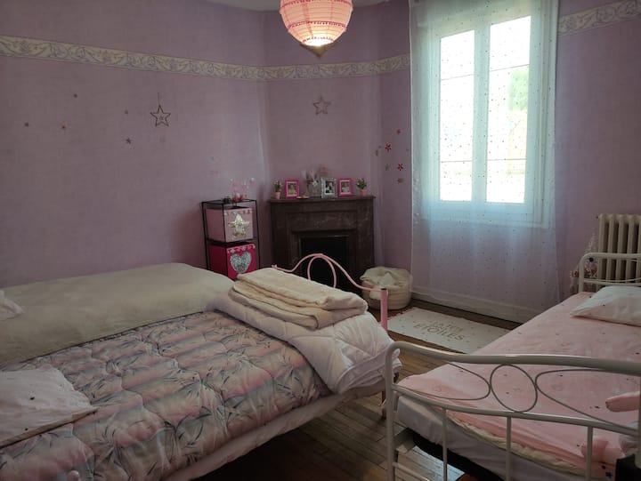 Dhoma e gjumit #4: Fjetja me 3 krevate tek 1 person