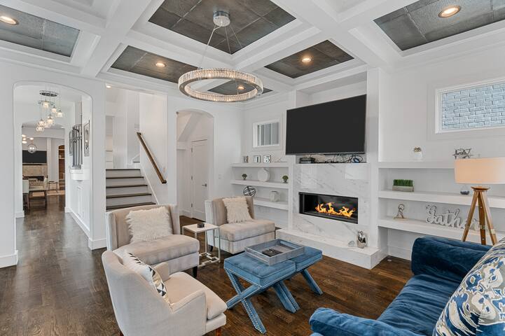 Nashville’s Ultimate Luxury Stay~Sleeps 11~Rooftop