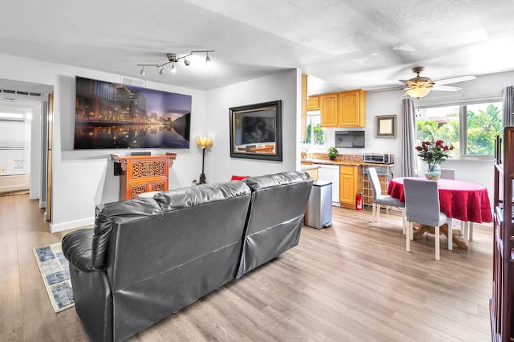 San Diego Paradise: 2br North Park Deck& Parking - Hillcrest - San Diego
