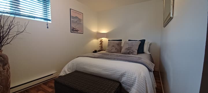 Dhoma e gjumit 2  - Bodrum

Krevat dopio "queen" (160 cm)
Gardërobë dhe gardërobë 