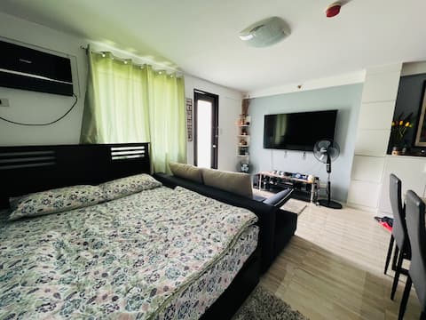 Homey Place in Alabang Muntinlupa with Parking