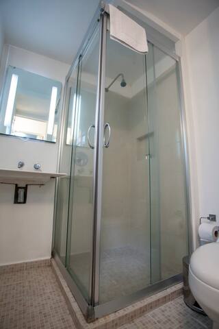 Residencia Distrito Condesa by Condesa Haus gallery image 4