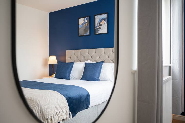 Manchester cozy house 6mins to city centre,parking gallery image 5