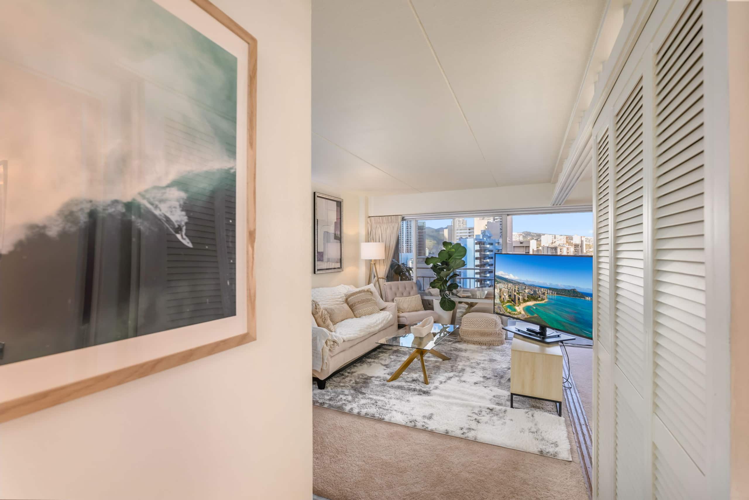Condo in Honolulu · ★4.99 · 1 bedroom · 2 beds · 1 private bath - Image 7