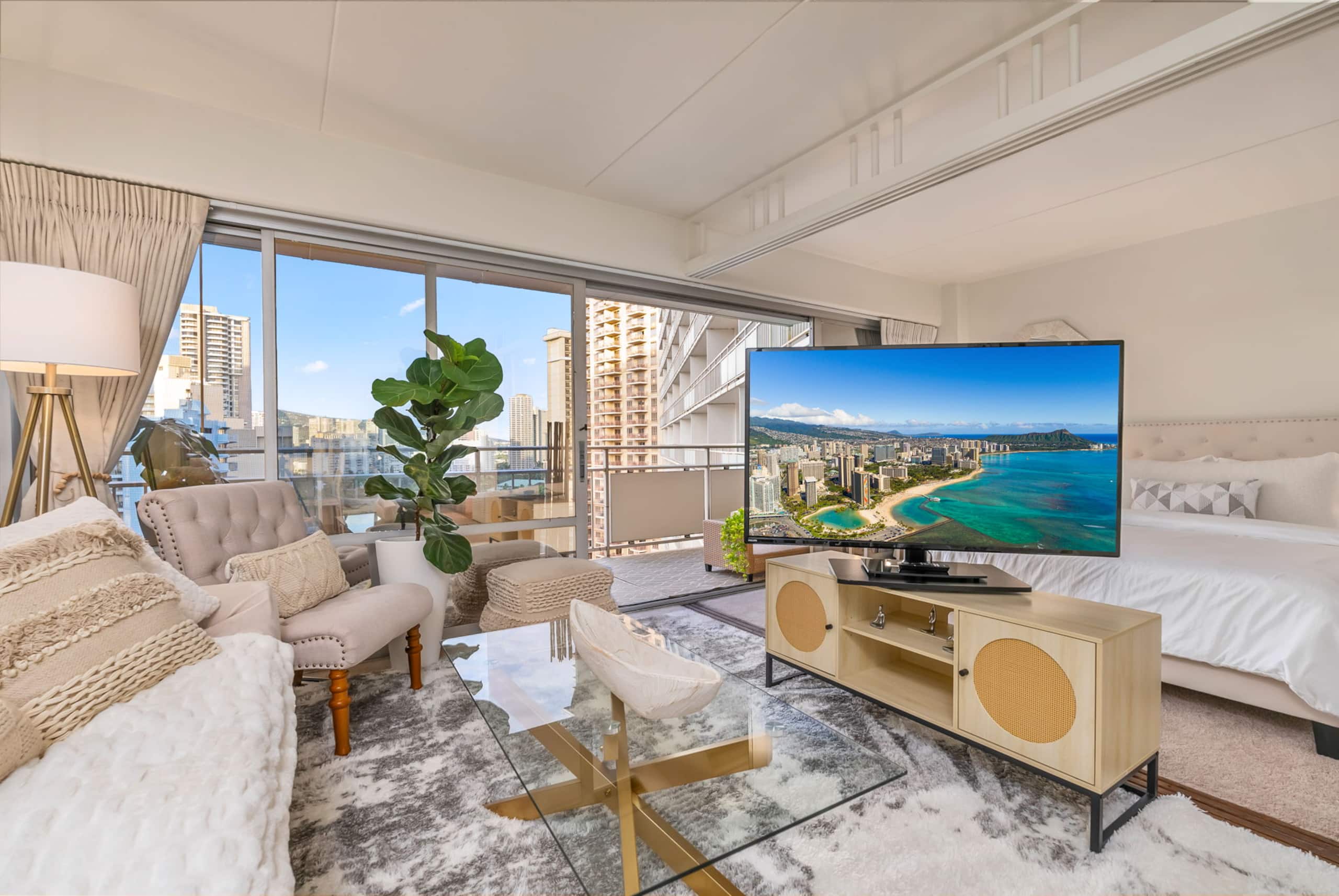 Condo in Honolulu · ★4.99 · 1 bedroom · 2 beds · 1 private bath - Image 8