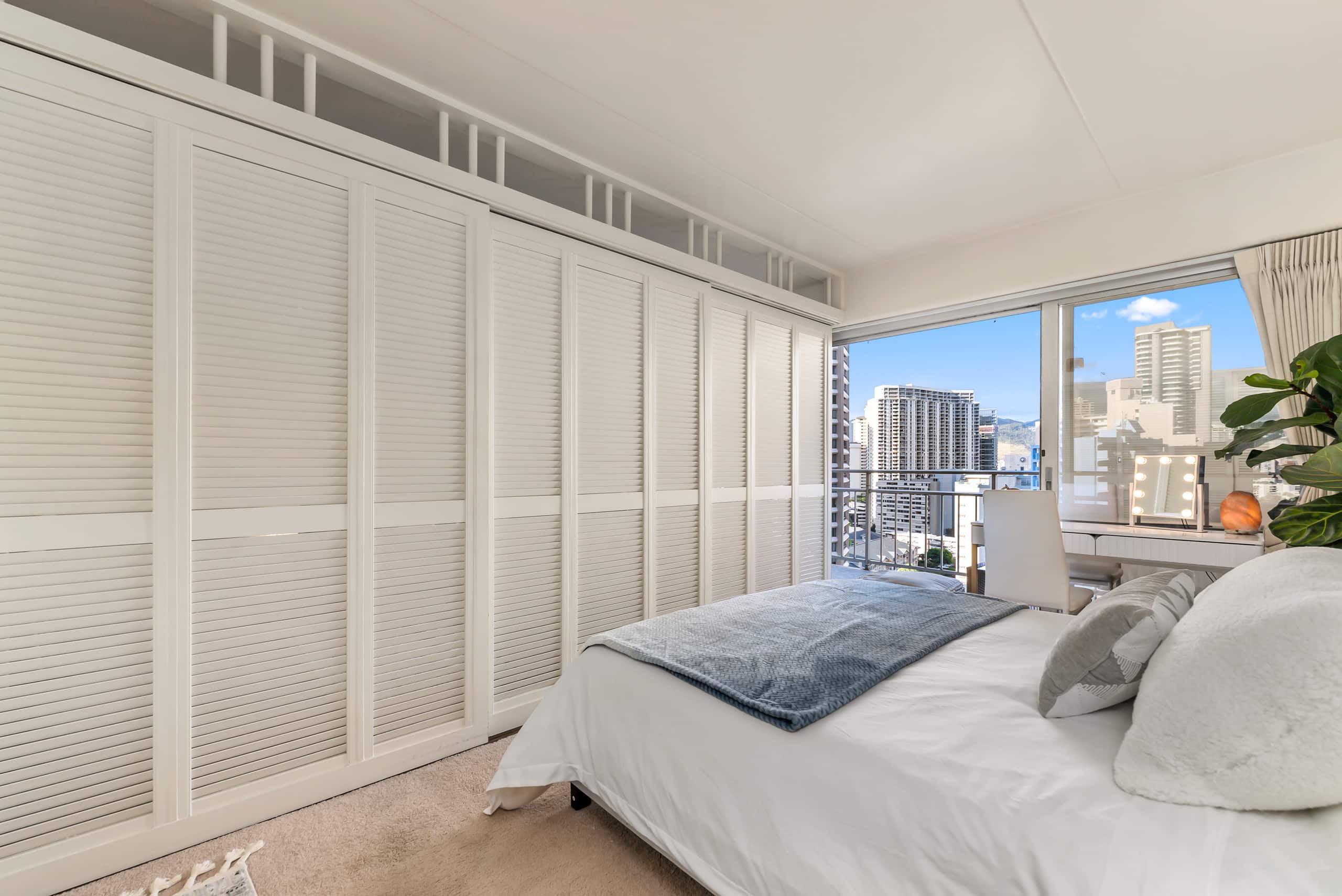 Condo in Honolulu · ★4.99 · 1 bedroom · 2 beds · 1 private bath - Image 14