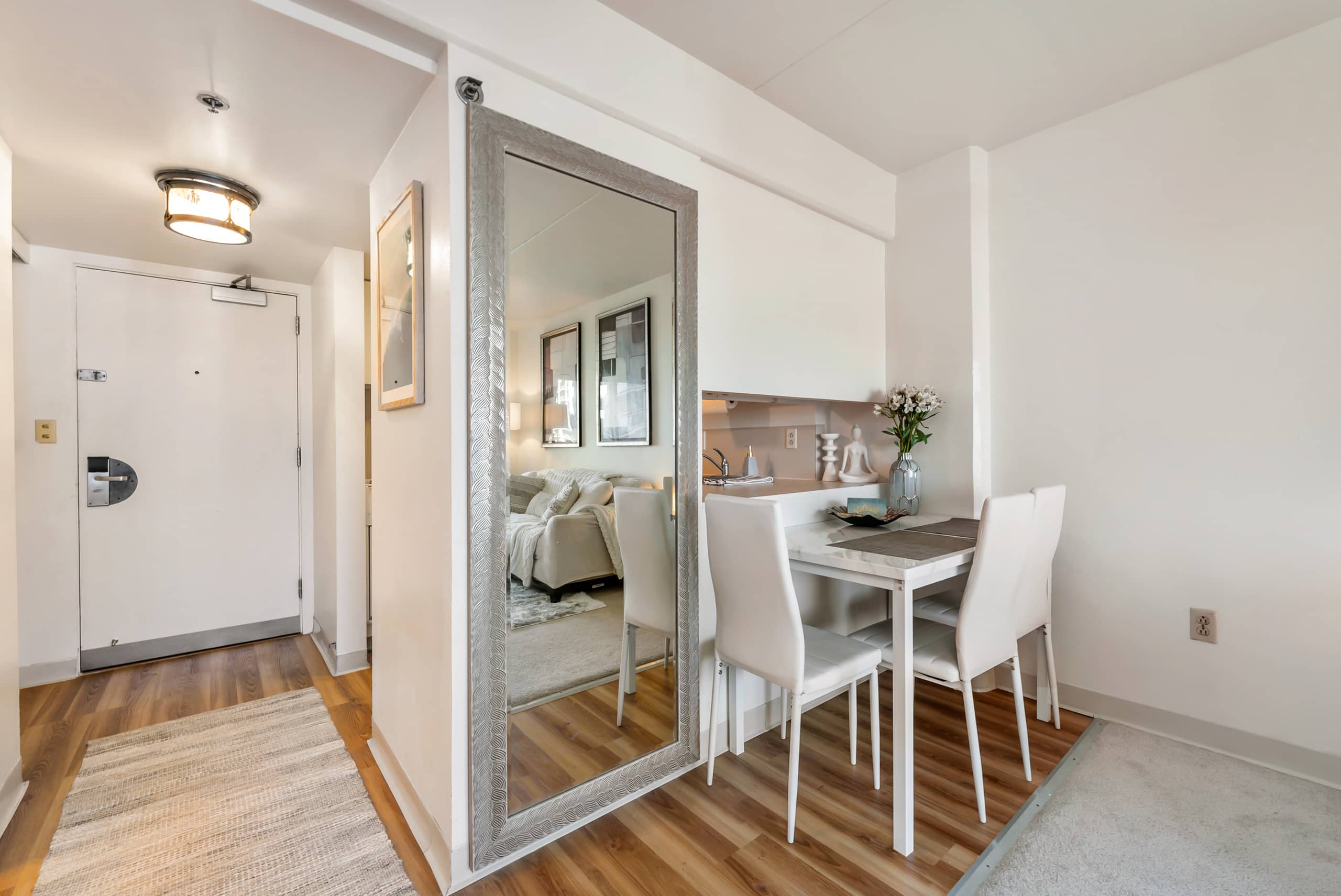 Condo in Honolulu · ★4.99 · 1 bedroom · 2 beds · 1 private bath - Image 11