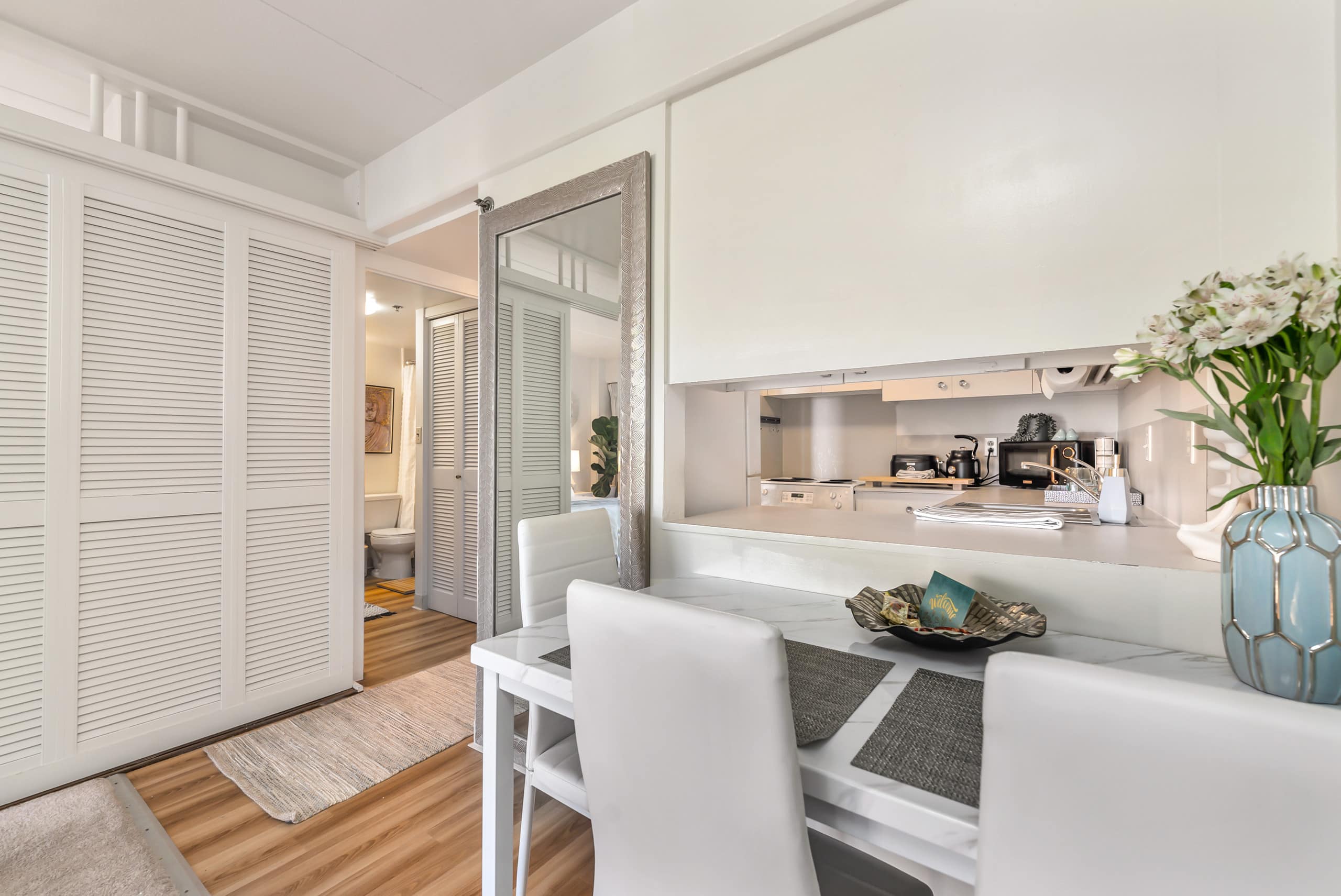 Condo in Honolulu · ★4.99 · 1 bedroom · 2 beds · 1 private bath - Image 12