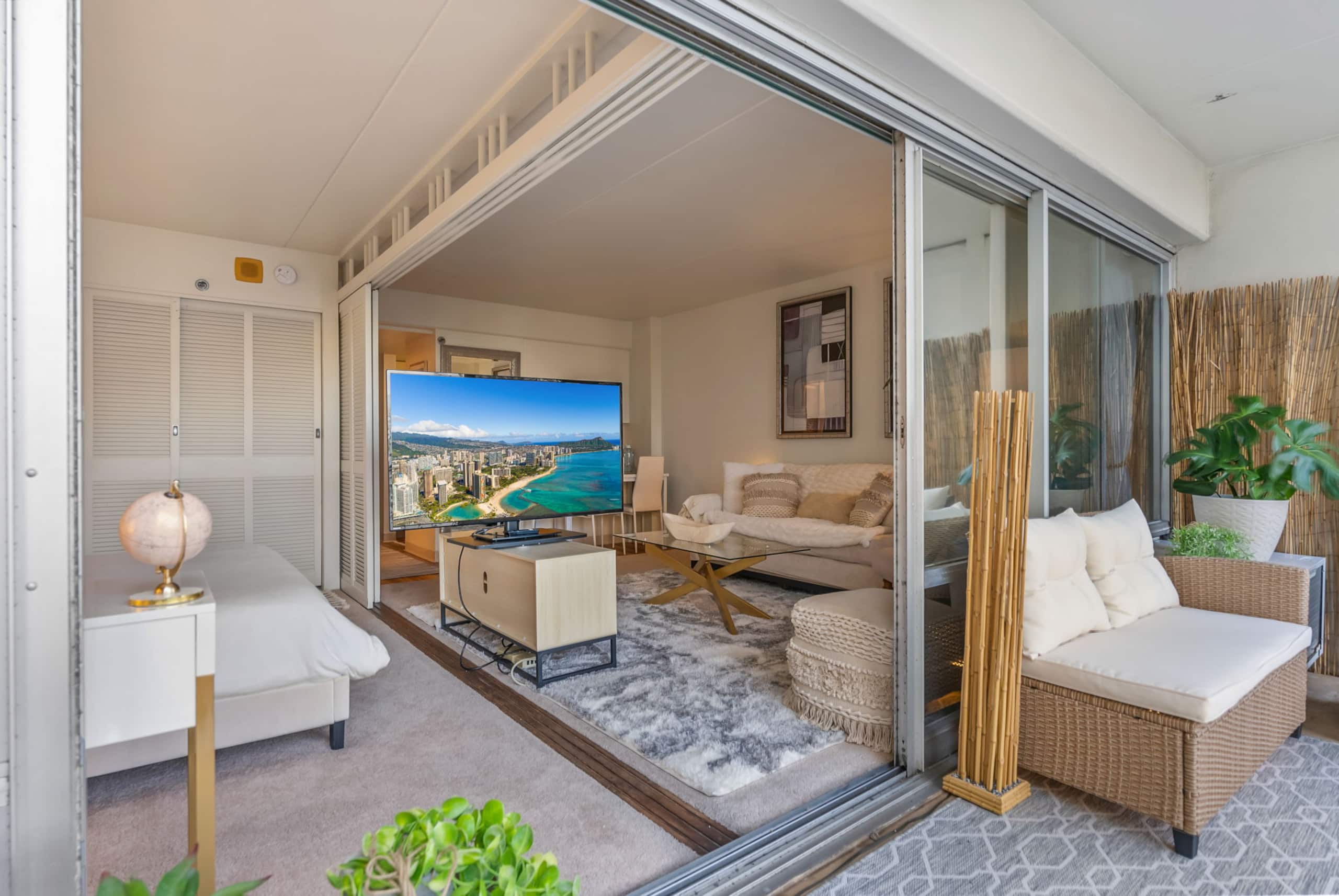 Condo in Honolulu · ★4.99 · 1 bedroom · 2 beds · 1 private bath - Image 21