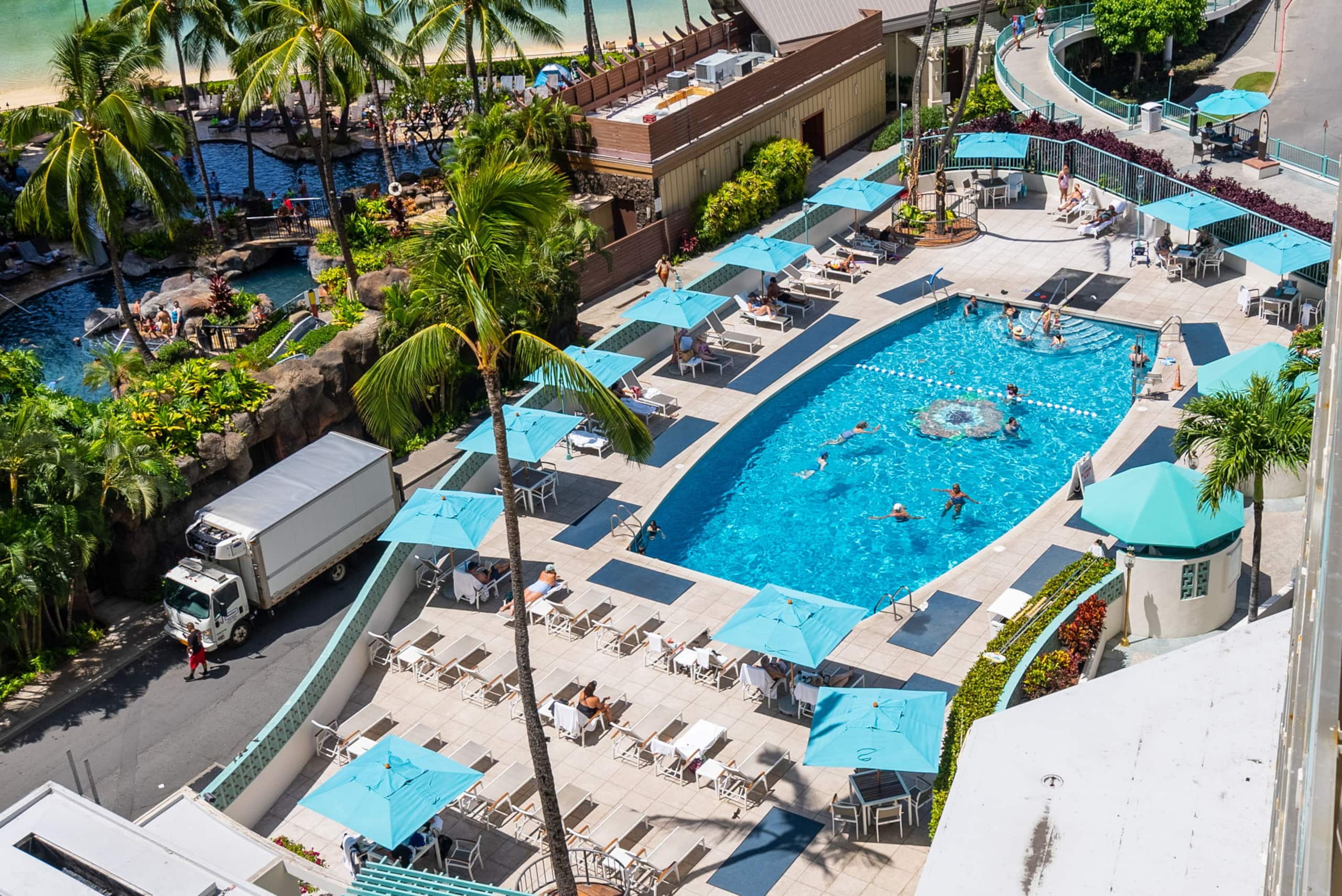 Condo in Honolulu · ★4.99 · 1 bedroom · 2 beds · 1 private bath - Image 32