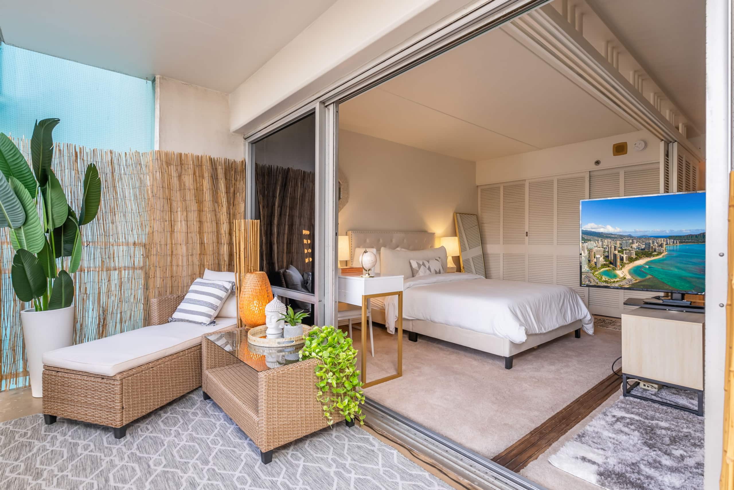 Condo in Honolulu · ★4.99 · 1 bedroom · 2 beds · 1 private bath - Image 13