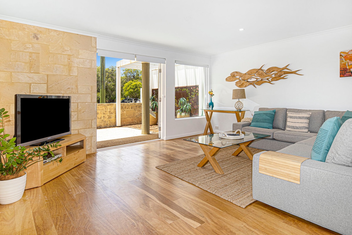 Popular Airbnb listing: Blue Lagoon - Beachfront at Centennial Park in Dunsborough