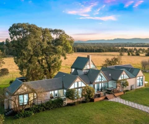 Talga Grove - Lovedale Farmhouse