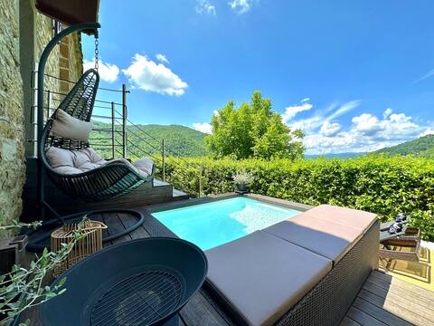 Luxury Country Retreat near Florence with Jacuzzi