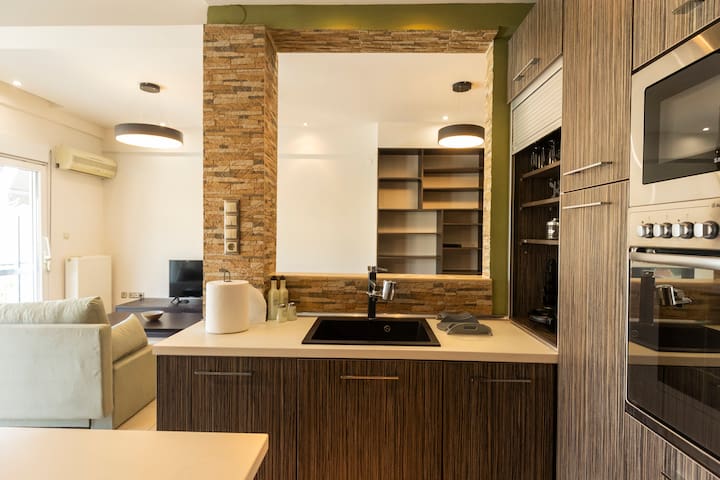 Delmare Kram Vee apartment gallery image 3