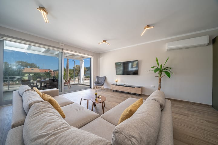 Maria's Seaside Apartment - Agia Effimia