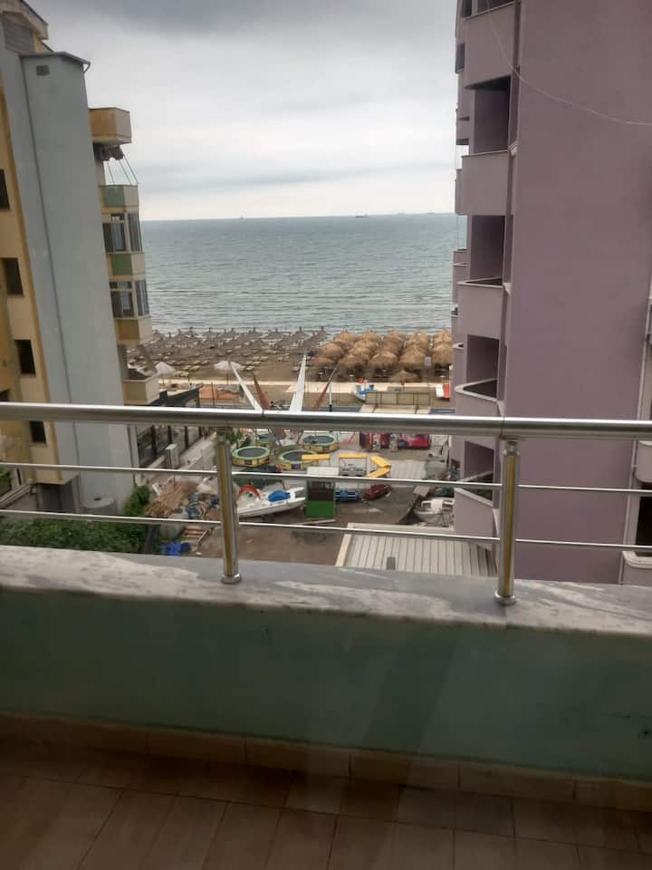 A Comfortable Seaside Holiday Apartment - Durrës