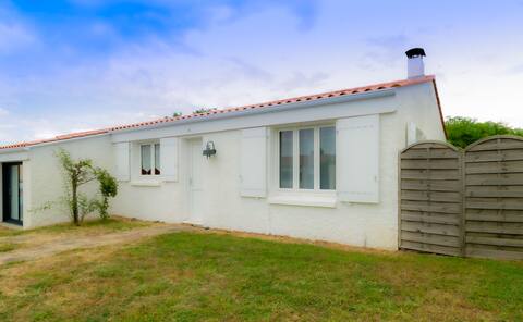 Very nice villa with jacuzzi and barbecue