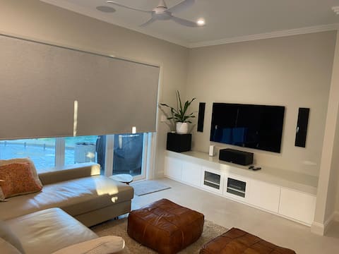 Popular Airbnb listing: Bella Cottage by the sea in Umina Beach