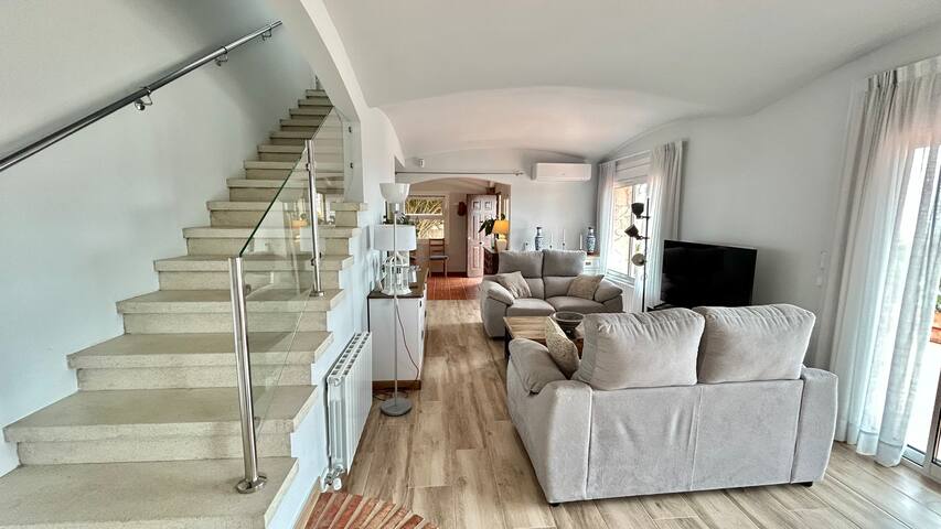 Villa con Vistas al Mar gallery image 3