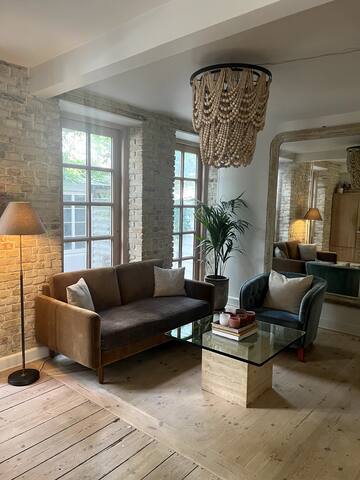 Townhouse in the city gallery image 3