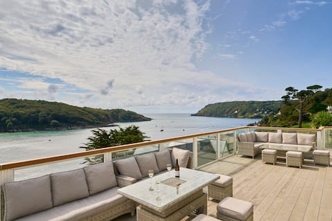 Stunning views - Parking & Spa Passes - Sleeps 12