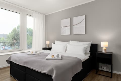SHINY HOMES: City Center | Modern
