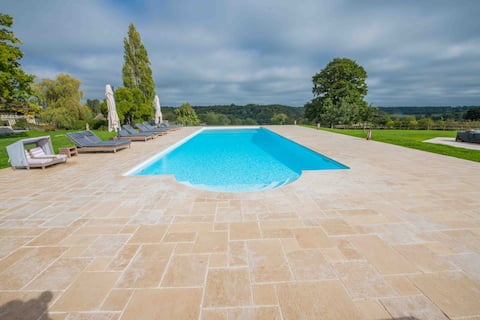 La Bergerie – Cottage with pool and tennis