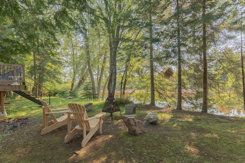 Riverfront Getaway with Hot Tub & Scenic Views