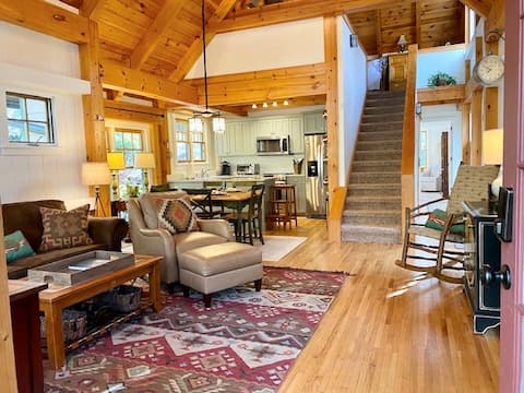 Top performing Airbnb: Winsome Guest house in Trillium-Cashiers/Highlands in Sylva / Cashiers