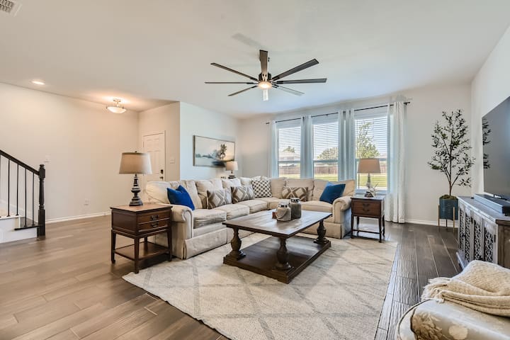 Huge new home close to everything! So much space!