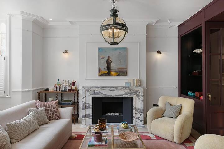 Bright & colourful Fulham house gallery image 2