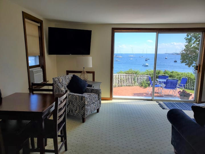 Spectacular Oceanfront Cottage - 基特里
