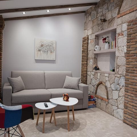 Top Airbnb: Boutique Eptalofos 15min from airport and sea in Δήμος Σαρωνικού