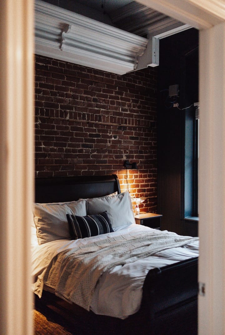 Harbour House Waterfront Apartments for Rent in Wolfe Island